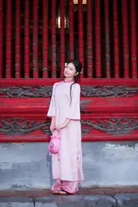 VGU No.182: Graceful Pink Ao Dai & Lotus Flowers – Enchanting Vietnamese Beauty-5