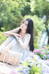Jing Jing Jing Vol.8624: Dreamy Beauty in a Hydrangea Garden | YiTuYu Art Language Series-16