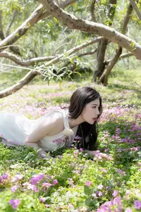 Bai Ru Xue Abby: Pure Beauty Amidst Lush Nature | XiuRen No.10485-10