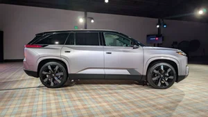 2027 Toyota Highlander EV: A First Look at the All-Electric Family SUV Revolution with Modern Design and 300-Mile Range-6