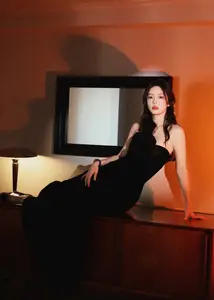 Alluring East Asian Beauty: Seductive Female Portrait with Captivating Aura-9