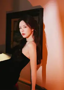 Alluring East Asian Beauty: Seductive Female Portrait with Captivating Aura-2