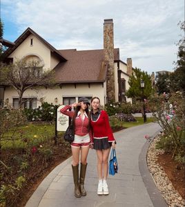 Huyen Baby Creates a Stir: Flat Waist and Glamorous Chic Style Captivate Every Gaze-7