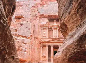 Petra: Ancient Stone-Carved Marvel of the Middle East. Explore the Mysterious Rose City.-7