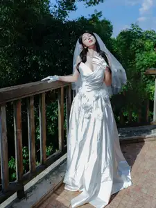 Zhu Zhu Molly: Impressive Debut in a Pristine White Wedding Gown | XiuRen-4