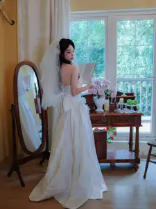 Zhu Zhu Molly: Impressive Debut in a Pristine White Wedding Gown | XiuRen-0