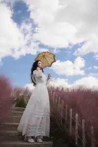 Enyyyn's Dreamy Escape in a Pink Grass Field – YiTuYu Vol.8630-9