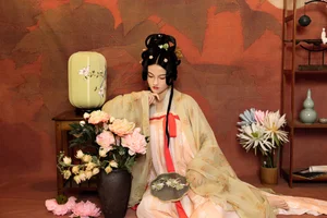 Elegant Traditional Chinese Hanfu Portrait Series: Featuring Model Shan Shan in YiTuYu Art Language Vol.9355-2