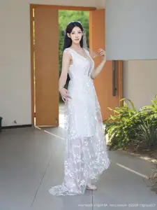 Li Shuang Er No.10661: Ethereal Beauty in a Sexy White Gown-23
