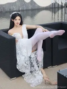 Li Shuang Er No.10661: Ethereal Beauty in a Sexy White Gown-50
