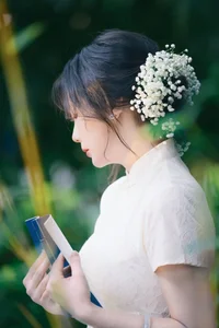 Elegant Pure White Summer Dress - Minimalist Chic and Feminine Style for Every Occasion-0