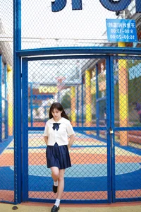 Aesthetic JK Uniform Portrait Series featuring Xiao Yi: YiTuYu Art Language Vol.9303 – Timeless Japanese Schoolgirl Style and Youthful Photography Inspiration-6