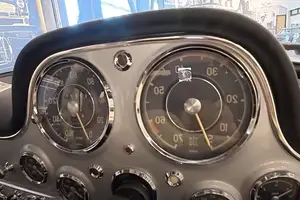 Million-Dollar Dream: Collector Trades Bugatti Veyron for Legendary Mercedes-Benz 300 SL Gullwing 1955-4