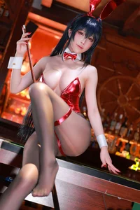 Captivating Shui Miao Aqua as Taihou Bunny in Azur Lane Cosplay Showcase-1