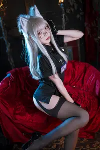 Coser Kurotia Kuro NURSE: Mysterious Black Nurse Cosplay with Seductive Black Silk Stockings-2