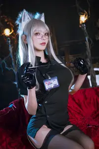 Coser Kurotia Kuro NURSE: Mysterious Black Nurse Cosplay with Seductive Black Silk Stockings-3