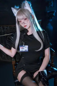 Coser Kurotia Kuro NURSE: Mysterious Black Nurse Cosplay with Seductive Black Silk Stockings-12