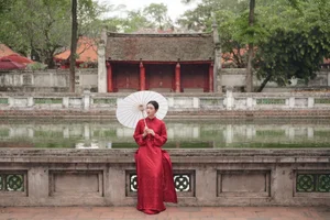 Timeless Elegance: A Red Heritage Moment in Ancient Architecture-7