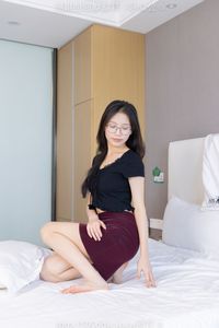 BoBoSocks Chinese Model No.554: Elegant Style with Skirt, Flat Shoes & Sheer Stockings-8