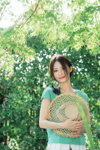 Summer Vintage Aesthetic: Ka Bi in YiTuYu Art Language Vol.9337 – Mint Green Fashion and Nostalgic Portrait Photography-3