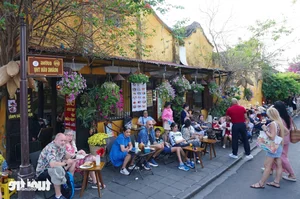 Experience the Vibrant Lunar New Year Celebrations in Hoi An Ancient Town: A UNESCO World Heritage Site Packed with Festive Energy and Culture-4