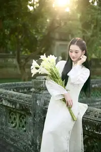 Graceful East Asian Beauty: Woman in Traditional Attire, Elegant with a Paper Fan.-7