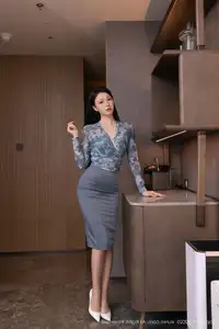 XiuRen No.10693 An Ran: Alluring Elegance in a Unique Fashion Photoshoot-25