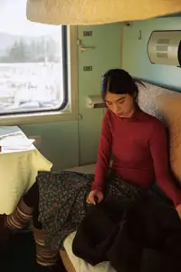 YiTuYu Vol.8622 He Zi: A Muse Bathed in Dreamy Golden Light-30