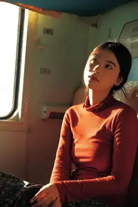 YiTuYu Vol.8622 He Zi: A Muse Bathed in Dreamy Golden Light-28