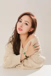 MC Thanh Van Hugo: Her 40s Glow, Sophisticated Allure Captures Hearts-2