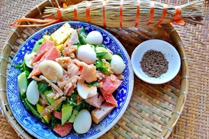 Discovering Tré: The Unique Vietnamese Fermented Pork Specialty Wrapped in Traditional Rice Straw Bundles from Gia Lai-0