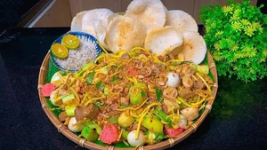 Discovering Tré: The Unique Vietnamese Fermented Pork Specialty Wrapped in Traditional Rice Straw Bundles from Gia Lai-6