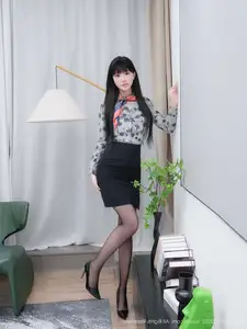 XiuRen No.10548 Jia Duo Bao: A Delicate Pink-Clad Muse, Softly Alluring-13