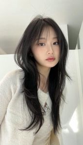 French Bangs Hairstyle Flaw Concealing Enhances Beautiful Girls Elegant Charm-24