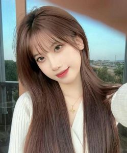 French Bangs Hairstyle Flaw Concealing Enhances Beautiful Girls Elegant Charm-15