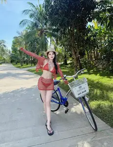 Region Hot Girl Stuns in Bikini, Flaunting "Glowing" White Skin-2