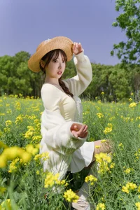 Dreamy Spring in Rapeseed Field YiTuYu Vol.8968 Bing Leng Qi E-11