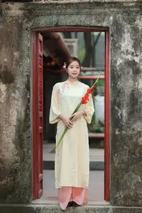 Graceful Vietnamese Girl in Traditional Ao Dai  Discover Timeless Beauty and Elegance-5