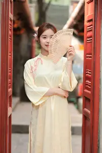 Graceful Vietnamese Girl in Traditional Ao Dai  Discover Timeless Beauty and Elegance-4