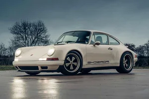 Porsche 911 Restomod: The Perfect Rebirth of a Timeless Classic Icon-12