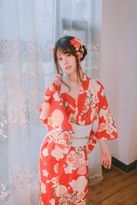 Coser Kanoko Chitanda Elegant Yukata Charm in a Cozy Indoor Setting 0003-9106387162-16