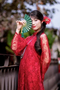 Nostalgic Beauty of Hanoi at Long Bien Station-3