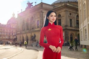 Huong Giang Dazzles in Traditional Red Ao Dai, A Vision of Vietnamese Beauty for Miss Universe-6