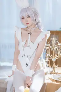 Coser 51Jiang as Azur Lane Acasta: Enchanting White Bunny Girl Cosplay-12