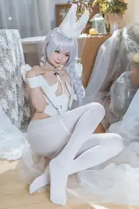 Coser 51Jiang as Azur Lane Acasta: Enchanting White Bunny Girl Cosplay-5