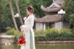 Elegant Vietnamese Ao Dai: Discover the Timeless Beauty of Traditional Fashion and Cultural Heritage in Vietnam-6