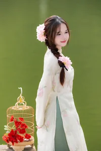 Elegant Vietnamese Ao Dai: Discover the Timeless Beauty of Traditional Fashion and Cultural Heritage in Vietnam-16