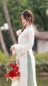 Elegant Vietnamese Ao Dai: Discover the Timeless Beauty of Traditional Fashion and Cultural Heritage in Vietnam-13