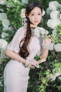 Ethereal Beauty in White Hydrangeas YiTuYu Vol.8965 Hua Zhuang Shi Tian-2