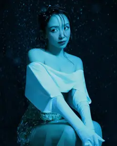 Toc Tien Transforms into a Magnificent 'Snow Princess' Enchanting Art Photo Set for Fandom-1